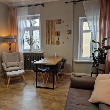 Apartament Ratuszowy Deluxe เยเลเนียกูรา ภายนอก รูปภาพ