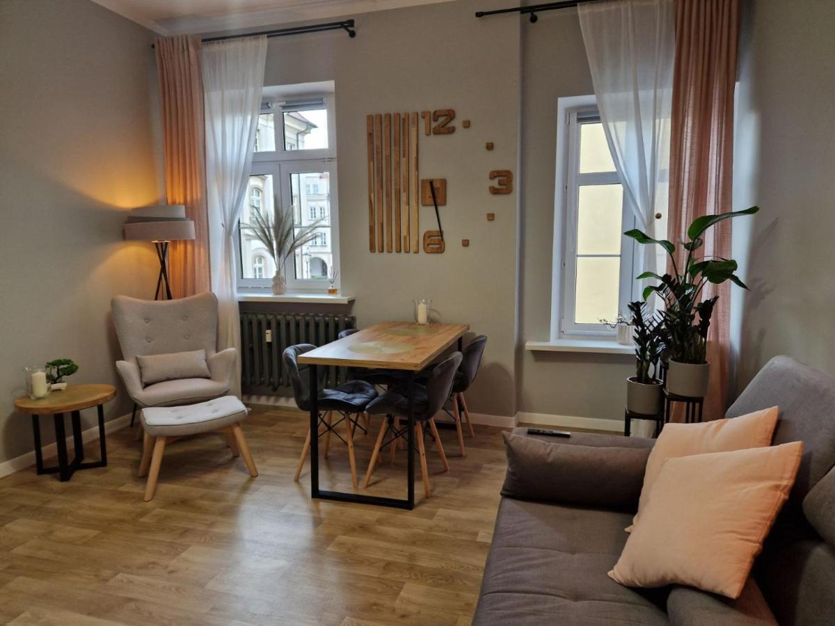 Apartament Ratuszowy Deluxe เยเลเนียกูรา ภายนอก รูปภาพ