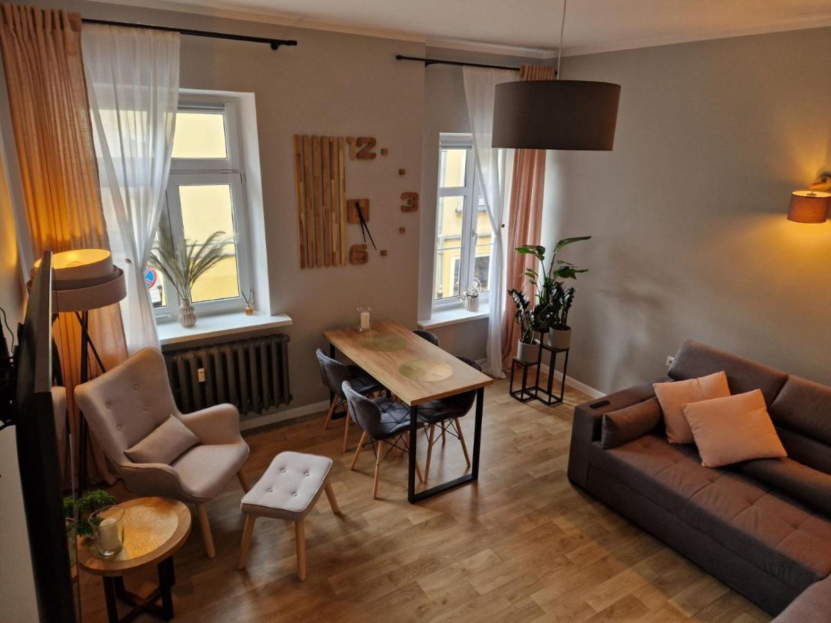 Apartament Ratuszowy Deluxe เยเลเนียกูรา ภายนอก รูปภาพ